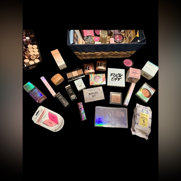 4-5 Piece Make Up/Skincare Bundle! - Picture 7 of 14